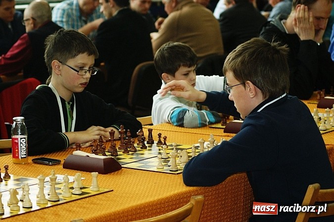 Zdjęcie w galerii na portalu naszraciborz.pl: Szachowa rywalizacja w X Memoriale im. W. Hanczarka wiadomości z regionu