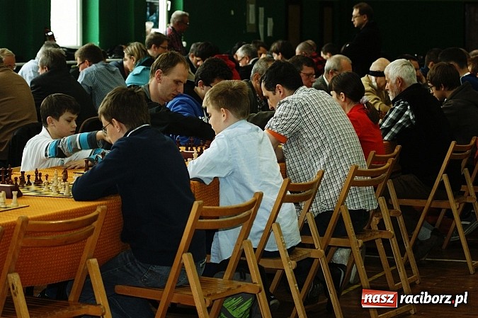 Zdjęcie w galerii na portalu naszraciborz.pl: Szachowa rywalizacja w X Memoriale im. W. Hanczarka wiadomości z regionu