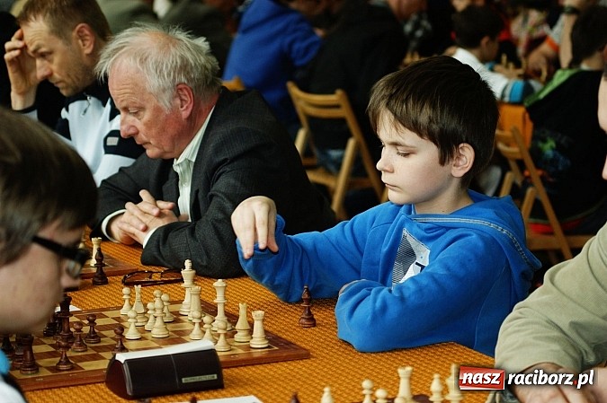 Zdjęcie w galerii na portalu naszraciborz.pl: Szachowa rywalizacja w X Memoriale im. W. Hanczarka wiadomości z regionu