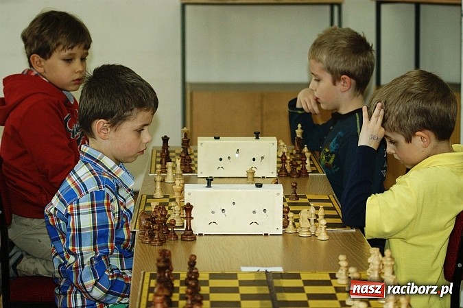 Zdjęcie w galerii na portalu naszraciborz.pl: Szachowa rywalizacja w X Memoriale im. W. Hanczarka wiadomości z regionu