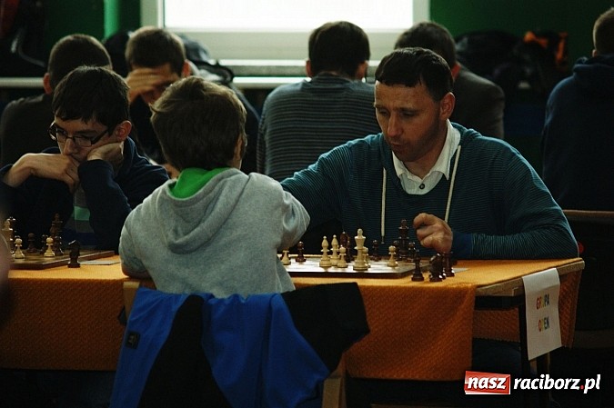 Zdjęcie w galerii na portalu naszraciborz.pl: Szachowa rywalizacja w X Memoriale im. W. Hanczarka wiadomości z regionu