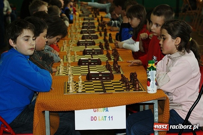 Zdjęcie w galerii na portalu naszraciborz.pl: Szachowa rywalizacja w X Memoriale im. W. Hanczarka wiadomości z regionu