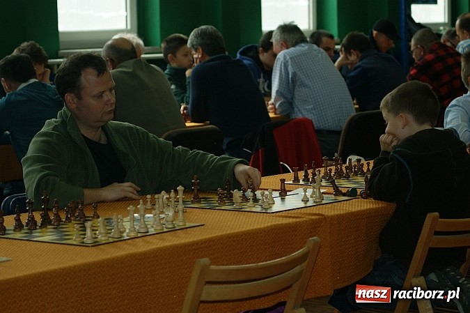Zdjęcie w galerii na portalu naszraciborz.pl: Szachowa rywalizacja w X Memoriale im. W. Hanczarka wiadomości z regionu