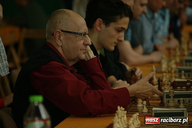 Zdjęcie w galerii na portalu naszraciborz.pl: Szachowa rywalizacja w X Memoriale im. W. Hanczarka wiadomości z regionu