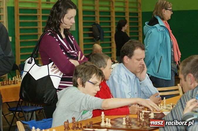 Zdjęcie w galerii na portalu naszraciborz.pl: Szachowa rywalizacja w X Memoriale im. W. Hanczarka wiadomości z regionu
