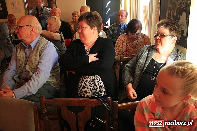 Zdjęcie w galerii na portalu naszraciborz.pl: Arka Bożek, trybun ludu śląskiego. Prelekcja w TMZR wiadomości z regionu