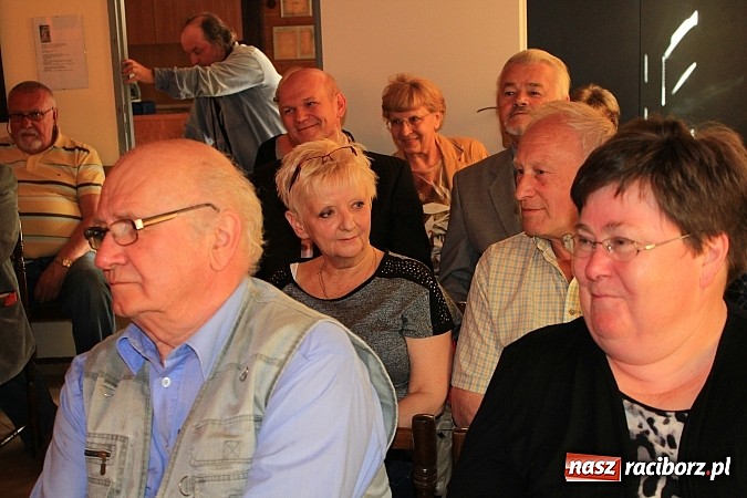 Zdjęcie w galerii na portalu naszraciborz.pl: Arka Bożek, trybun ludu śląskiego. Prelekcja w TMZR wiadomości z regionu