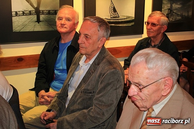 Zdjęcie w galerii na portalu naszraciborz.pl: Arka Bożek, trybun ludu śląskiego. Prelekcja w TMZR wiadomości z regionu