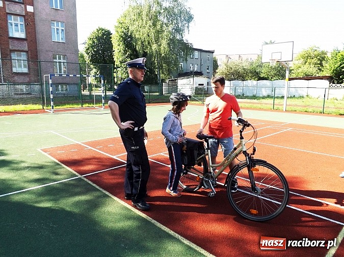 Zdjęcie w galerii na portalu naszraciborz.pl: Uczniowie ZSS znają zasady ruchu rowerowego i pieszych  wiadomości z regionu