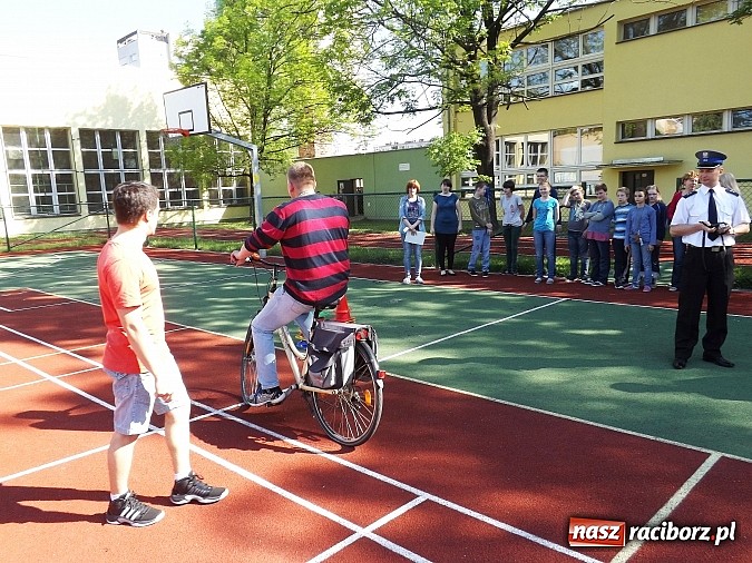 Zdjęcie w galerii na portalu naszraciborz.pl: Uczniowie ZSS znają zasady ruchu rowerowego i pieszych  wiadomości z regionu