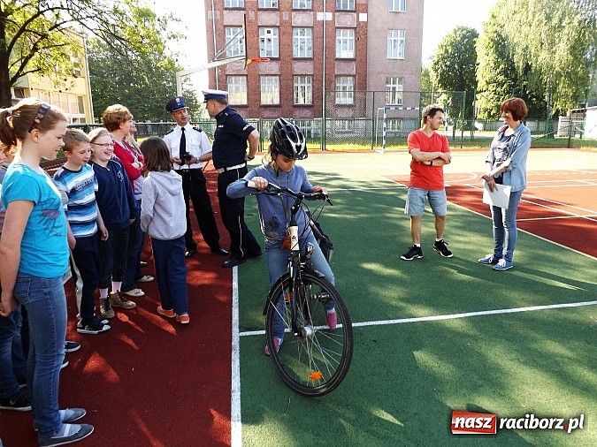 Zdjęcie w galerii na portalu naszraciborz.pl: Uczniowie ZSS znają zasady ruchu rowerowego i pieszych  wiadomości z regionu