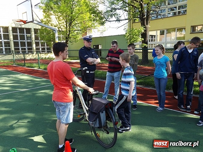 Zdjęcie w galerii na portalu naszraciborz.pl: Uczniowie ZSS znają zasady ruchu rowerowego i pieszych  wiadomości z regionu