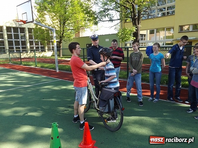 Zdjęcie w galerii na portalu naszraciborz.pl: Uczniowie ZSS znają zasady ruchu rowerowego i pieszych  wiadomości z regionu