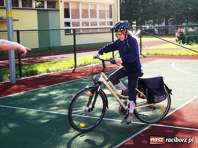 Zdjęcie w galerii na portalu naszraciborz.pl: Uczniowie ZSS znają zasady ruchu rowerowego i pieszych  wiadomości z regionu