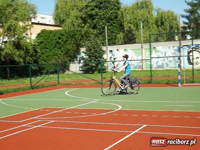 Zdjęcie w galerii na portalu naszraciborz.pl: Uczniowie ZSS znają zasady ruchu rowerowego i pieszych  wiadomości z regionu