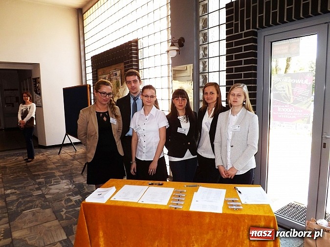 Zdjęcie w galerii na portalu naszraciborz.pl: Instytut Studi&oacute;w Społecznych PWSZ świętuje 10-lecie wiadomości z regionu