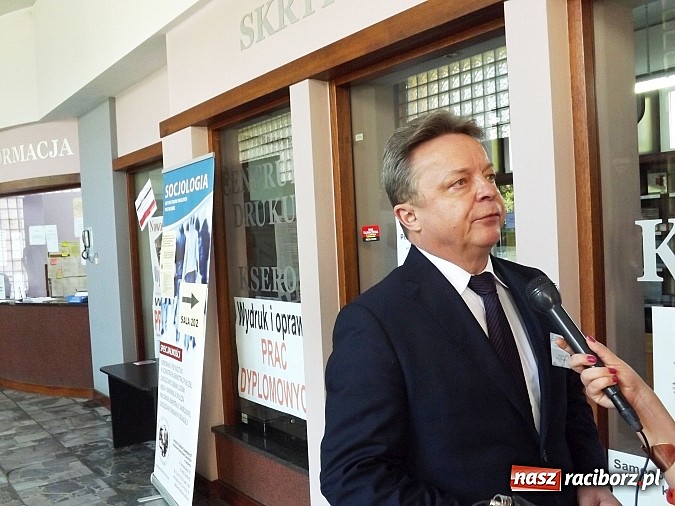 Zdjęcie w galerii na portalu naszraciborz.pl: Instytut Studi&oacute;w Społecznych PWSZ świętuje 10-lecie wiadomości z regionu