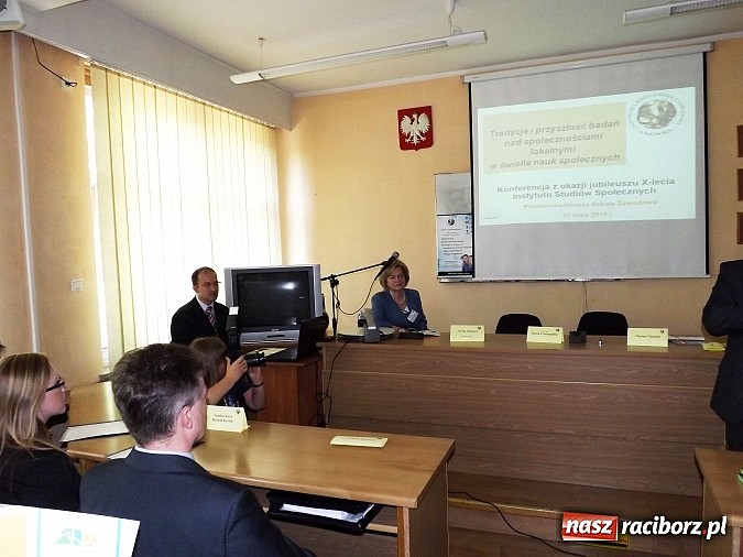 Zdjęcie w galerii na portalu naszraciborz.pl: Instytut Studi&oacute;w Społecznych PWSZ świętuje 10-lecie wiadomości z regionu