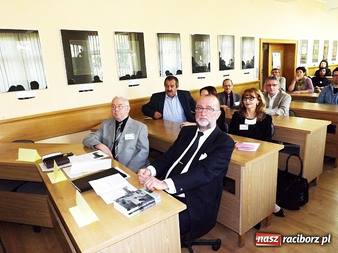 Zdjęcie w galerii na portalu naszraciborz.pl: Instytut Studi&oacute;w Społecznych PWSZ świętuje 10-lecie wiadomości z regionu