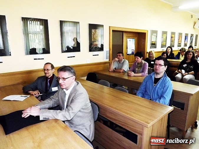 Zdjęcie w galerii na portalu naszraciborz.pl: Instytut Studi&oacute;w Społecznych PWSZ świętuje 10-lecie wiadomości z regionu