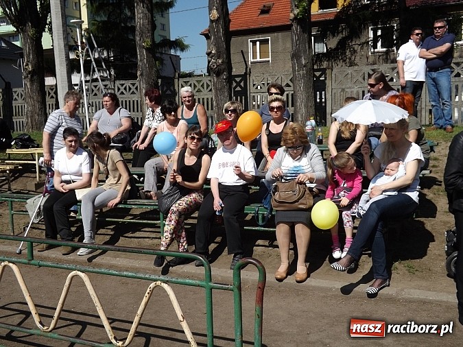 Zdjęcie w galerii na portalu naszraciborz.pl: Igrzyska Sport ku radości - olimpijski znicz na stadionie PWSZ wiadomości z regionu