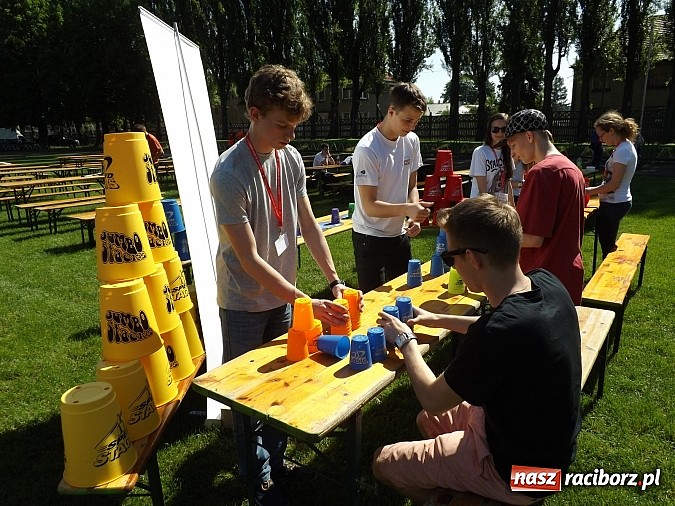 Zdjęcie w galerii na portalu naszraciborz.pl: Igrzyska Sport ku radości - olimpijski znicz na stadionie PWSZ wiadomości z regionu