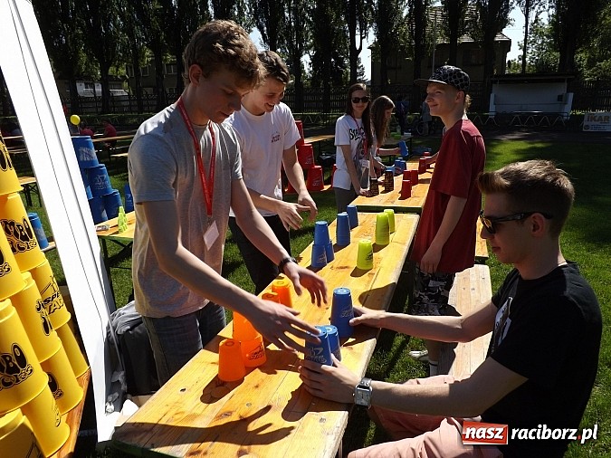 Zdjęcie w galerii na portalu naszraciborz.pl: Igrzyska Sport ku radości - olimpijski znicz na stadionie PWSZ wiadomości z regionu