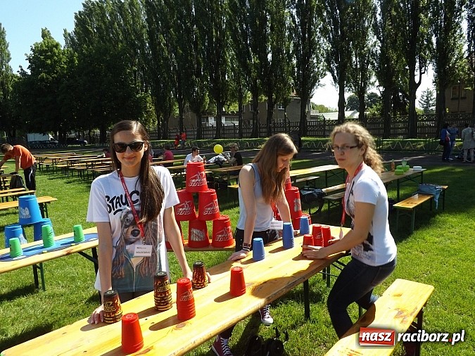 Zdjęcie w galerii na portalu naszraciborz.pl: Igrzyska Sport ku radości - olimpijski znicz na stadionie PWSZ wiadomości z regionu