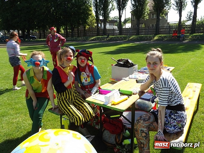 Zdjęcie w galerii na portalu naszraciborz.pl: Igrzyska Sport ku radości - olimpijski znicz na stadionie PWSZ wiadomości z regionu