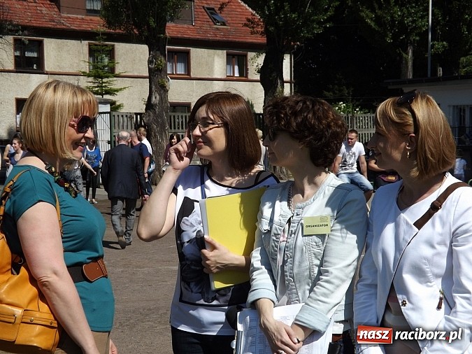 Zdjęcie w galerii na portalu naszraciborz.pl: Igrzyska Sport ku radości - olimpijski znicz na stadionie PWSZ wiadomości z regionu