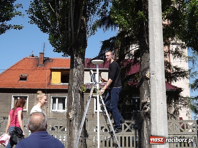 Zdjęcie w galerii na portalu naszraciborz.pl: Igrzyska Sport ku radości - olimpijski znicz na stadionie PWSZ wiadomości z regionu