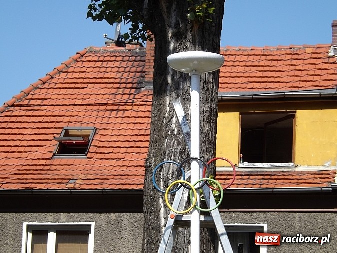 Zdjęcie w galerii na portalu naszraciborz.pl: Igrzyska Sport ku radości - olimpijski znicz na stadionie PWSZ wiadomości z regionu