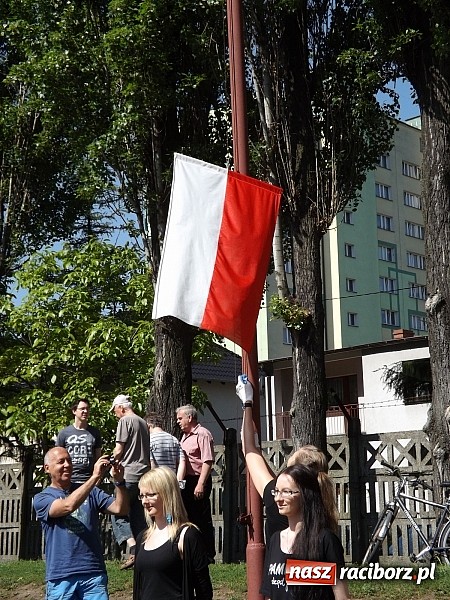 Zdjęcie w galerii na portalu naszraciborz.pl: Igrzyska Sport ku radości - olimpijski znicz na stadionie PWSZ wiadomości z regionu