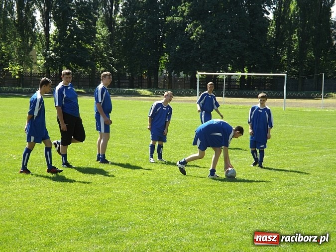 Zdjęcie w galerii na portalu naszraciborz.pl: Igrzyska Sport ku radości - olimpijski znicz na stadionie PWSZ wiadomości z regionu