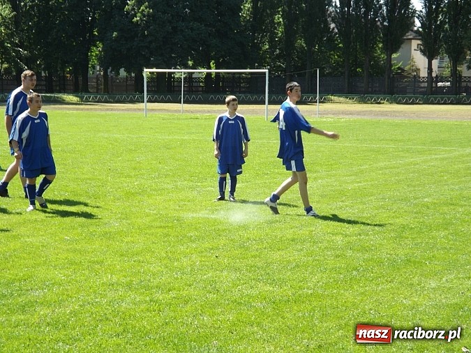 Zdjęcie w galerii na portalu naszraciborz.pl: Igrzyska Sport ku radości - olimpijski znicz na stadionie PWSZ wiadomości z regionu