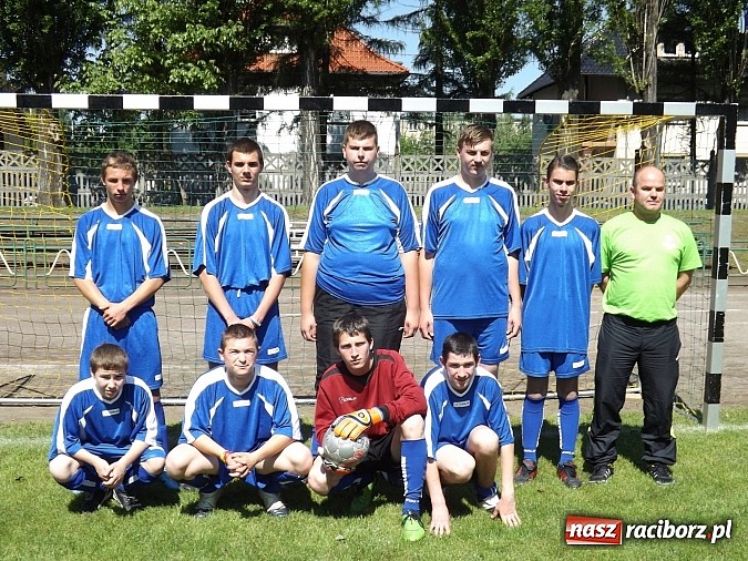 Zdjęcie w galerii na portalu naszraciborz.pl: Igrzyska Sport ku radości - olimpijski znicz na stadionie PWSZ wiadomości z regionu