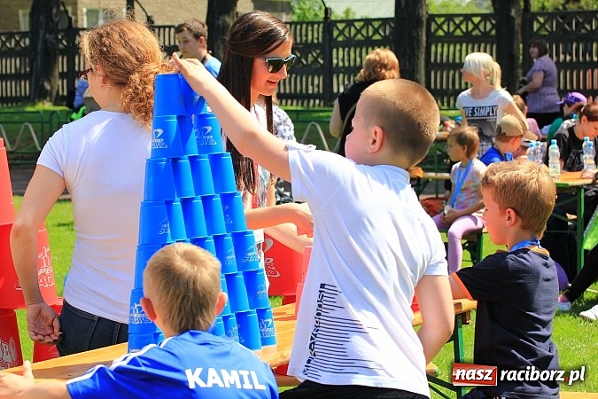 Zdjęcie w galerii na portalu naszraciborz.pl: Igrzyska Sport ku radości - olimpijski znicz na stadionie PWSZ wiadomości z regionu