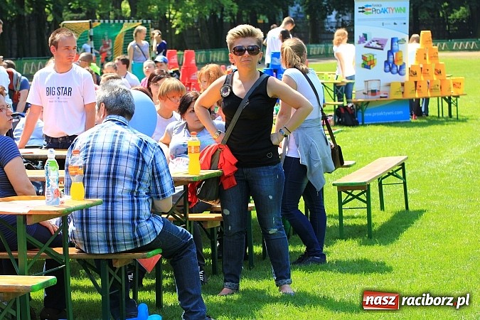 Zdjęcie w galerii na portalu naszraciborz.pl: Igrzyska Sport ku radości - olimpijski znicz na stadionie PWSZ wiadomości z regionu
