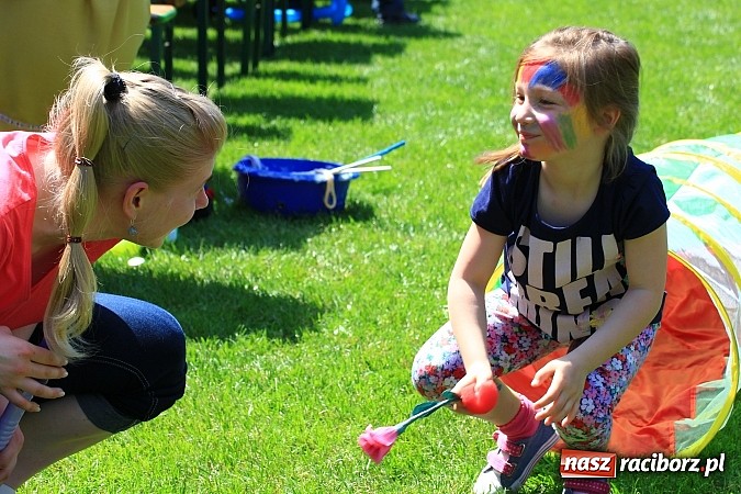 Zdjęcie w galerii na portalu naszraciborz.pl: Igrzyska Sport ku radości - olimpijski znicz na stadionie PWSZ wiadomości z regionu