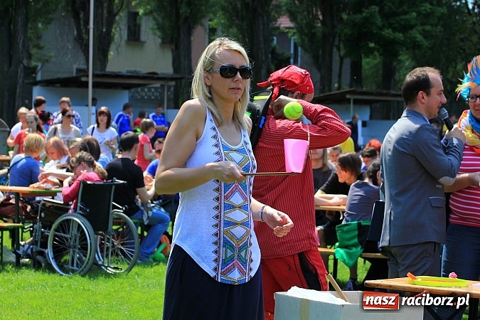 Zdjęcie w galerii na portalu naszraciborz.pl: Igrzyska Sport ku radości - olimpijski znicz na stadionie PWSZ wiadomości z regionu