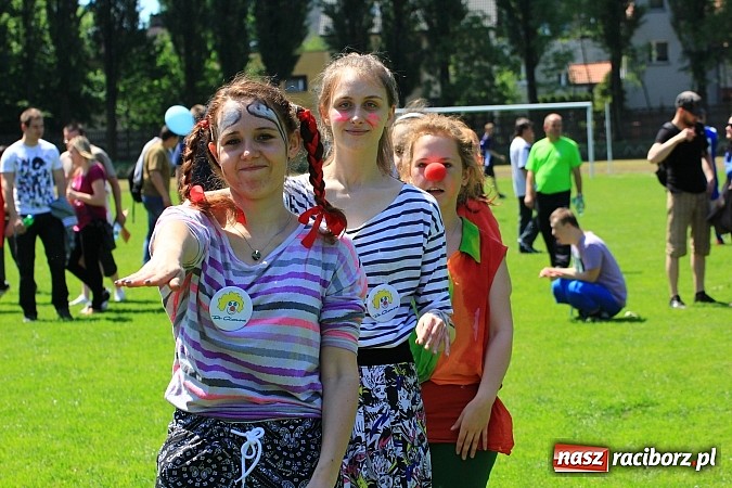 Zdjęcie w galerii na portalu naszraciborz.pl: Igrzyska Sport ku radości - olimpijski znicz na stadionie PWSZ wiadomości z regionu