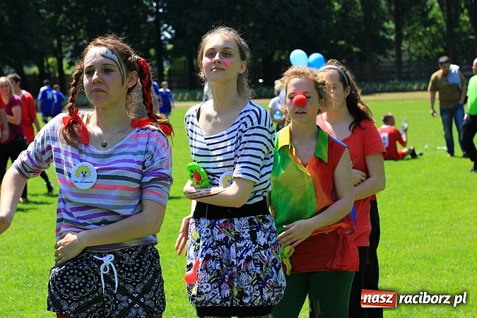 Zdjęcie w galerii na portalu naszraciborz.pl: Igrzyska Sport ku radości - olimpijski znicz na stadionie PWSZ wiadomości z regionu