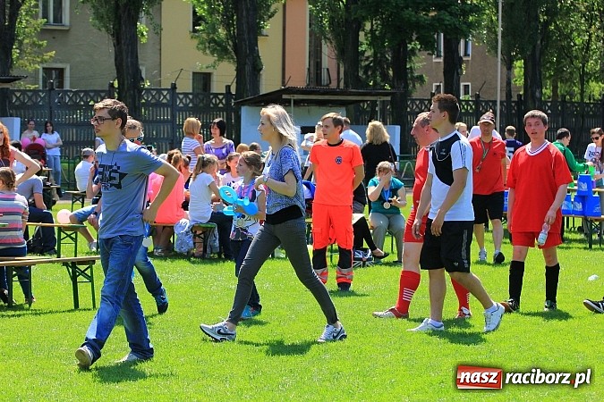 Zdjęcie w galerii na portalu naszraciborz.pl: Igrzyska Sport ku radości - olimpijski znicz na stadionie PWSZ wiadomości z regionu
