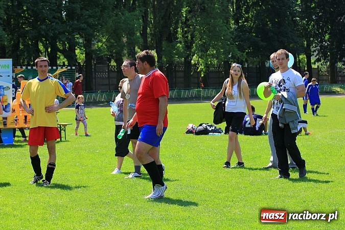 Zdjęcie w galerii na portalu naszraciborz.pl: Igrzyska Sport ku radości - olimpijski znicz na stadionie PWSZ wiadomości z regionu