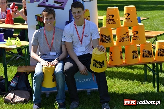 Zdjęcie w galerii na portalu naszraciborz.pl: Igrzyska Sport ku radości - olimpijski znicz na stadionie PWSZ wiadomości z regionu