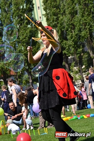 Zdjęcie w galerii na portalu naszraciborz.pl: Igrzyska Sport ku radości - olimpijski znicz na stadionie PWSZ wiadomości z regionu