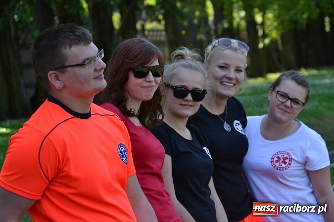Zdjęcie w galerii na portalu naszraciborz.pl: Igrzyska Sport ku radości - olimpijski znicz na stadionie PWSZ wiadomości z regionu