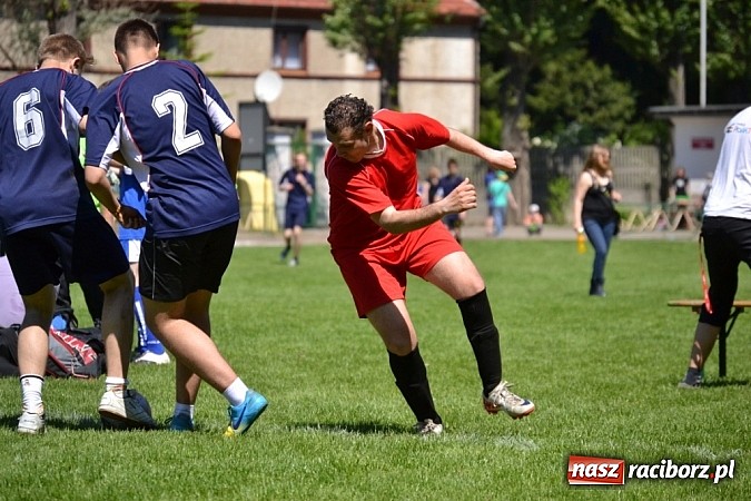 Zdjęcie w galerii na portalu naszraciborz.pl: Igrzyska Sport ku radości - olimpijski znicz na stadionie PWSZ wiadomości z regionu
