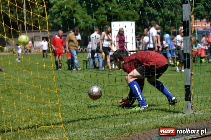 Zdjęcie w galerii na portalu naszraciborz.pl: Igrzyska Sport ku radości - olimpijski znicz na stadionie PWSZ wiadomości z regionu