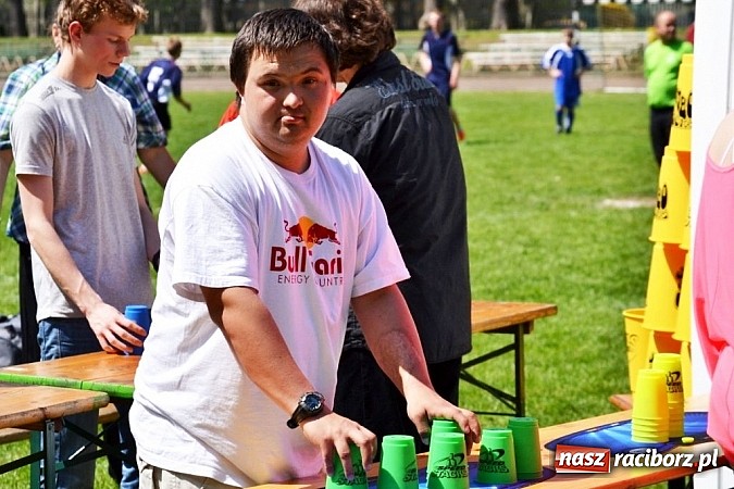 Zdjęcie w galerii na portalu naszraciborz.pl: Igrzyska Sport ku radości - olimpijski znicz na stadionie PWSZ wiadomości z regionu